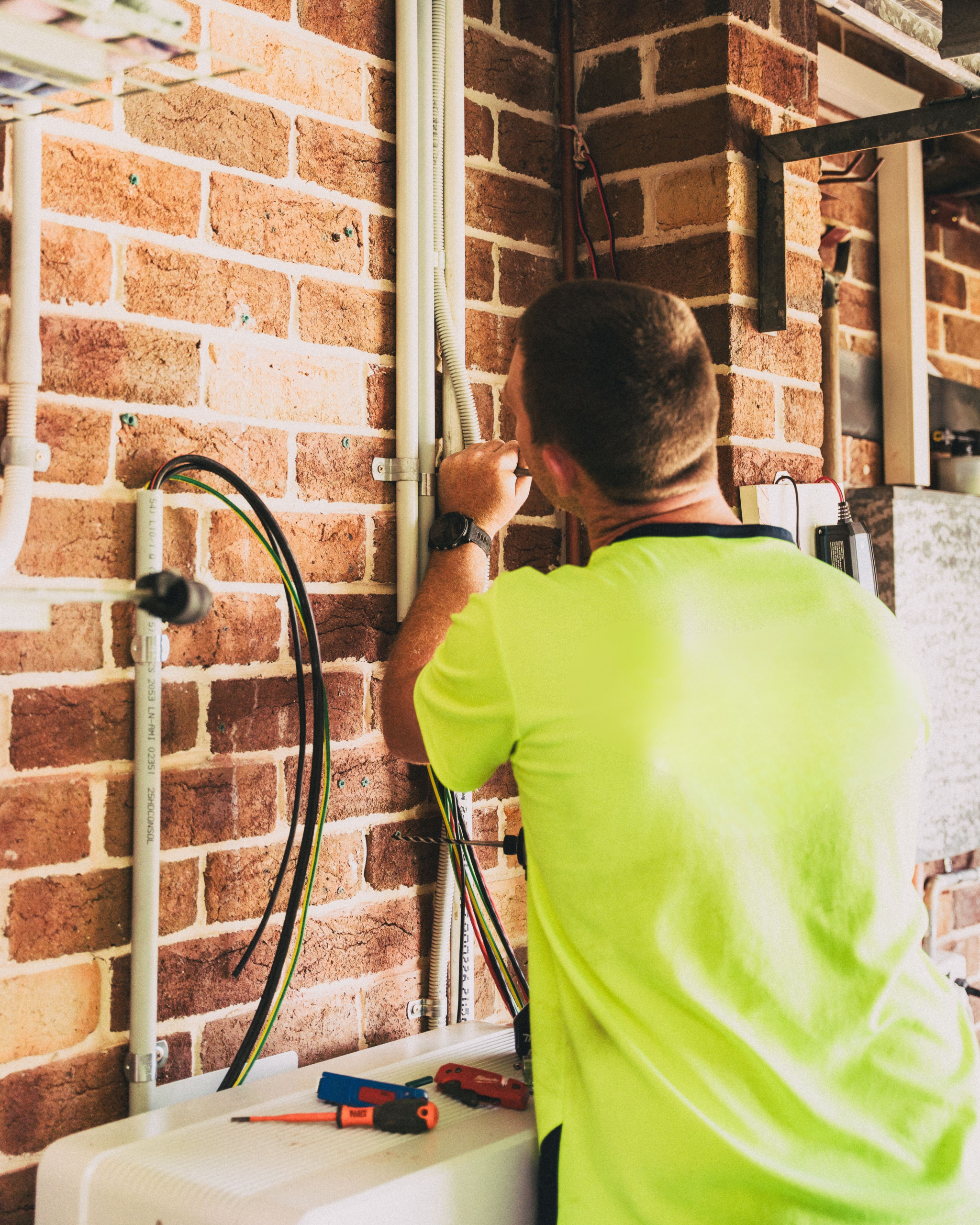 Should Your Electrical Contracting Business Be an S-Corp? Here’s How to Know